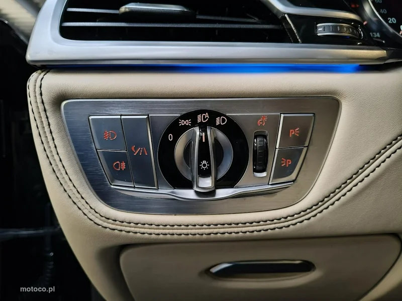 BMW Seria 7 G11 750 25