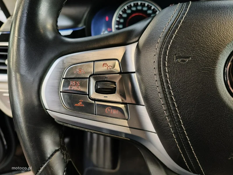 BMW Seria 7 G11 750 27