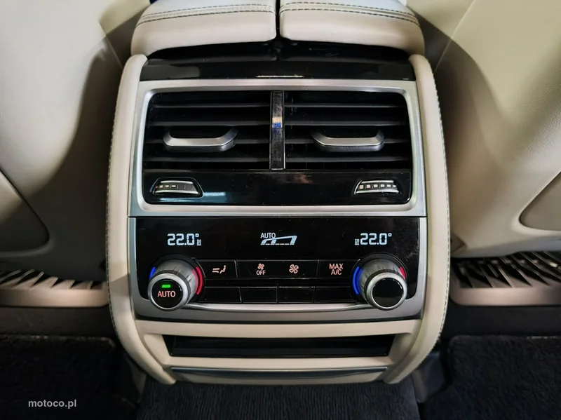 BMW Seria 7 G11 750 38