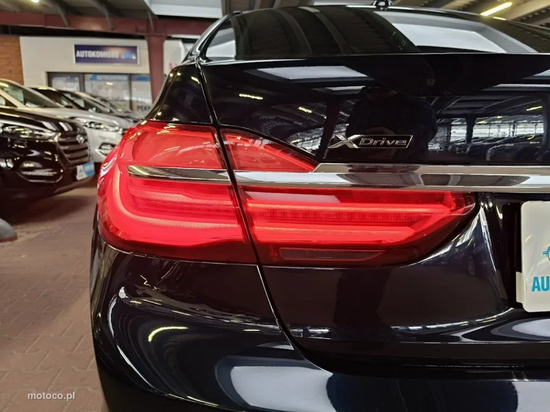 BMW Seria 7 G11 750 9