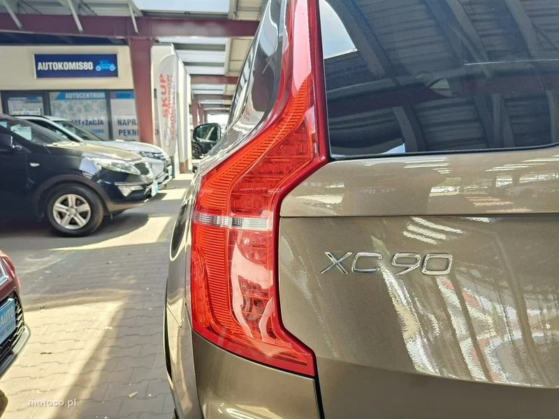 Volvo XC 90 11