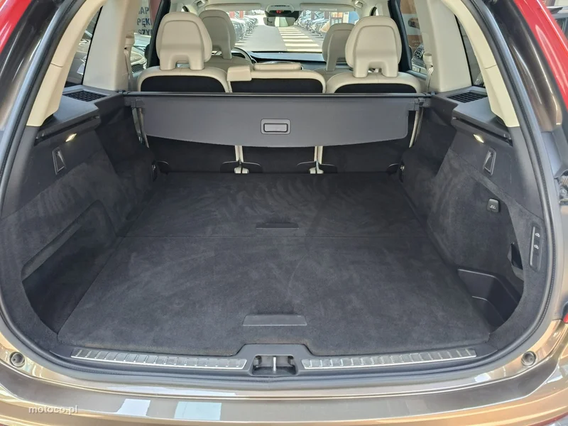 Volvo XC 90 16