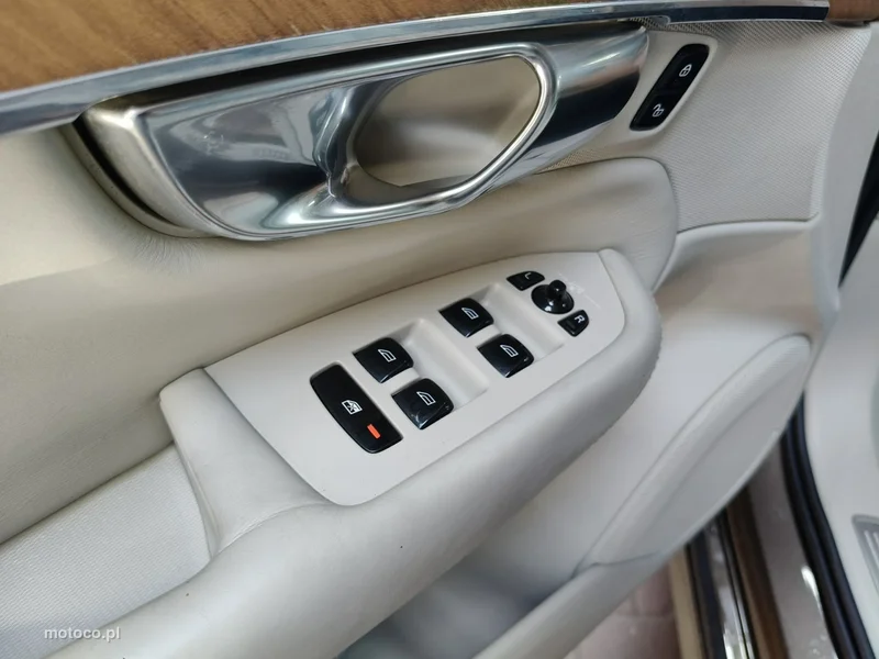 Volvo XC 90 20