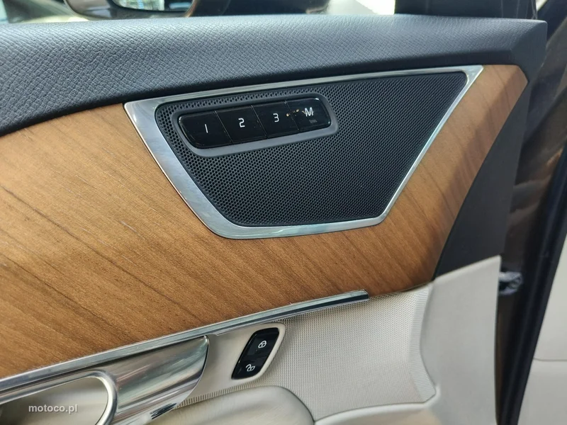 Volvo XC 90 23