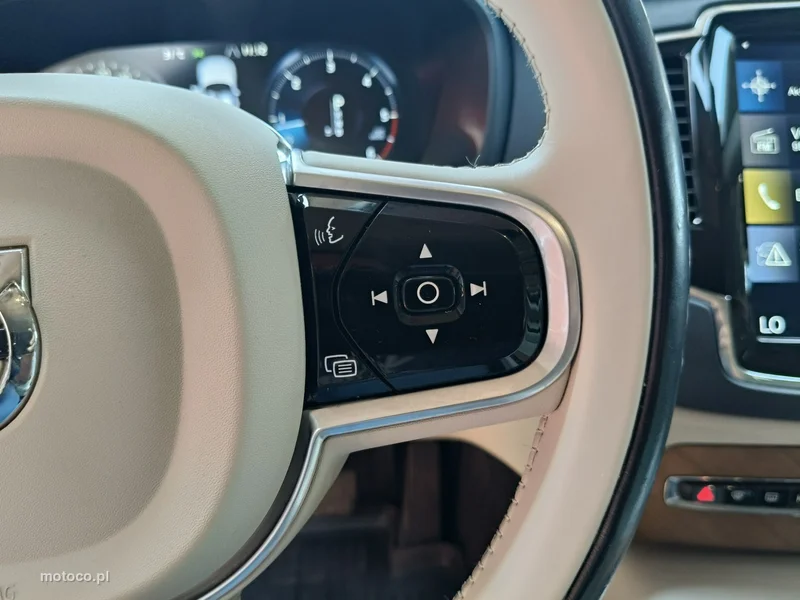 Volvo XC 90 30