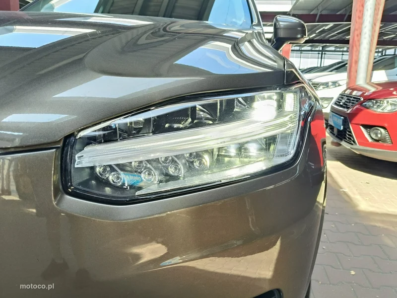 Volvo XC 90 7