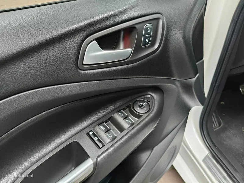 Ford Kuga II 21