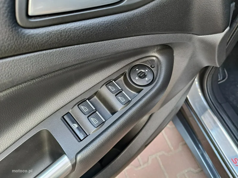 Ford Kuga III 23