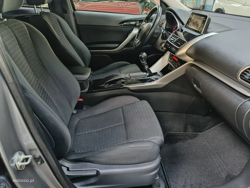 Mitsubishi Eclipse Cross 12