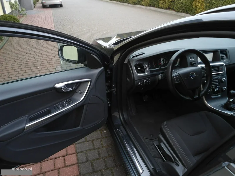 Volvo V60 25