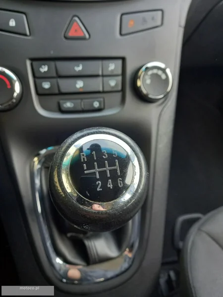 Chevrolet Orlando 29