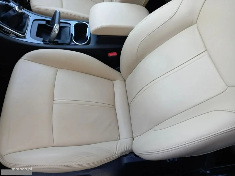 Ford S-Max I 32