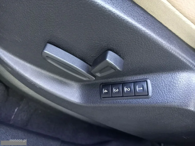 Ford S-Max I 33