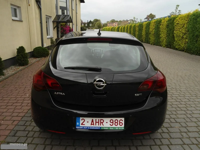 Opel Astra J 13