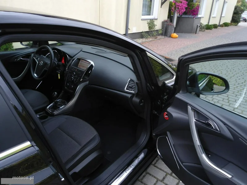 Opel Astra J 17