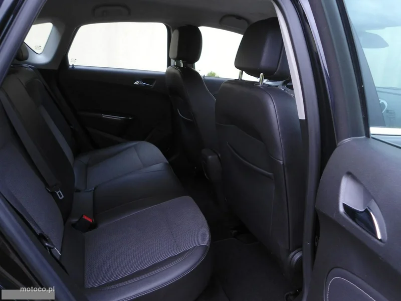 Opel Astra J 18