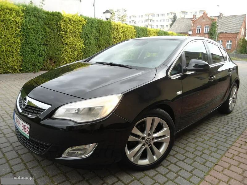 Opel Astra J 3