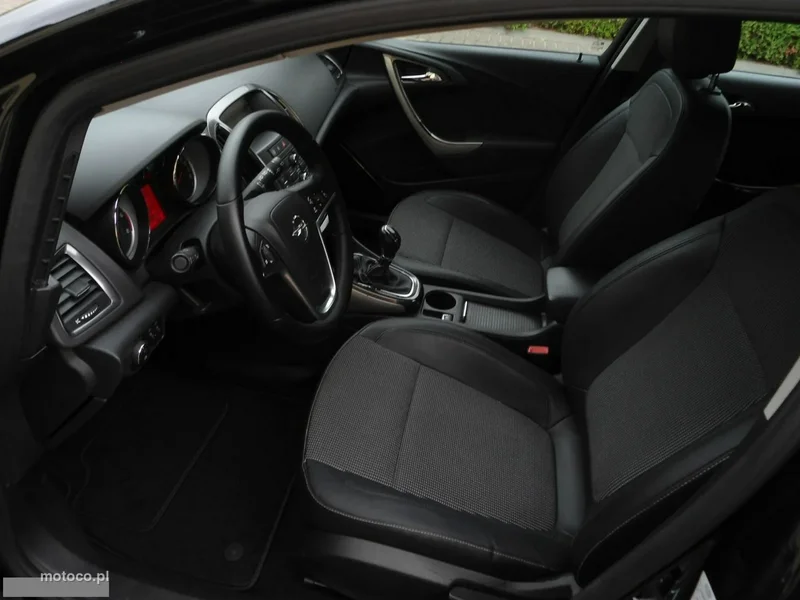 Opel Astra J 23