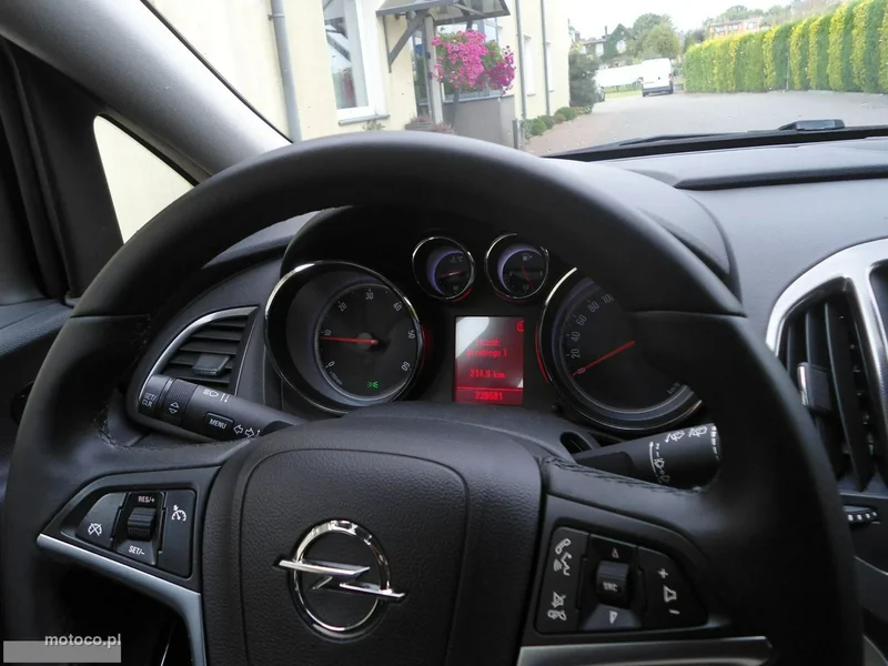 Opel Astra J 24