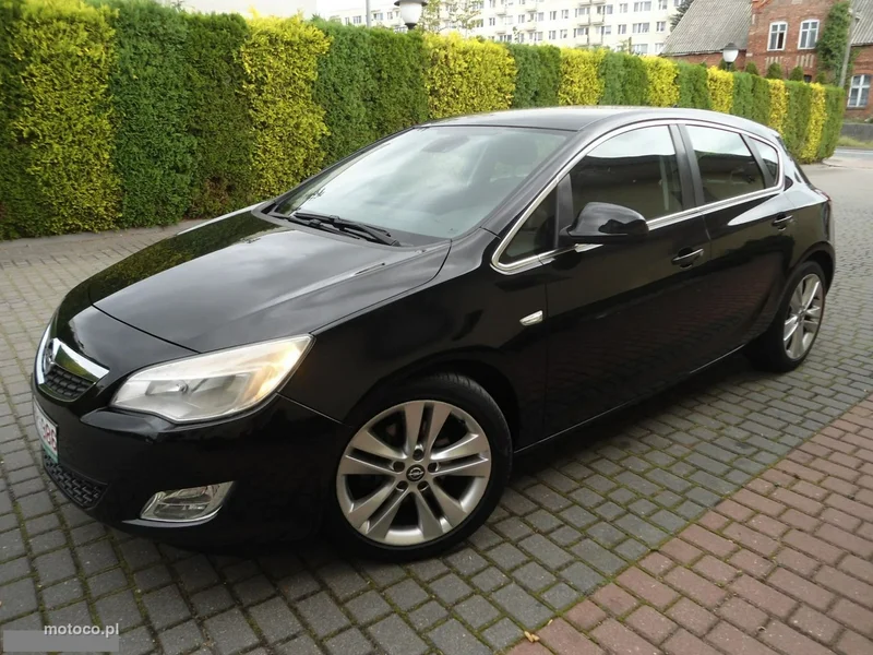 Opel Astra J 4