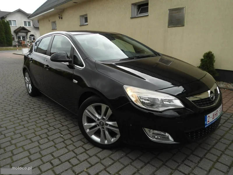 Opel Astra J 8