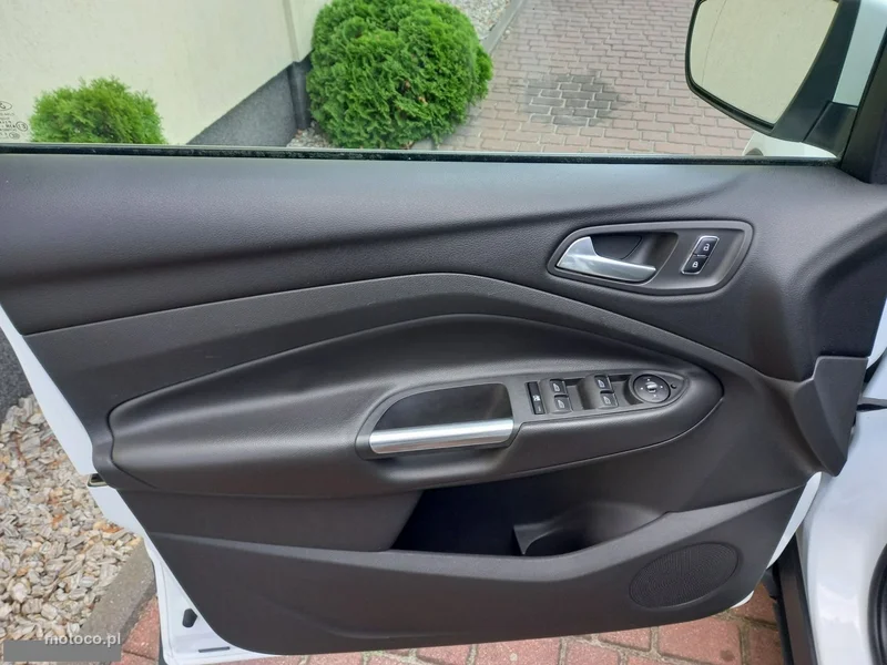 Ford Kuga II 25
