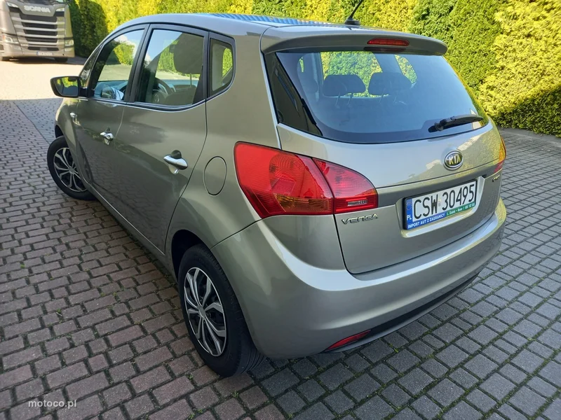 Kia Venga 9