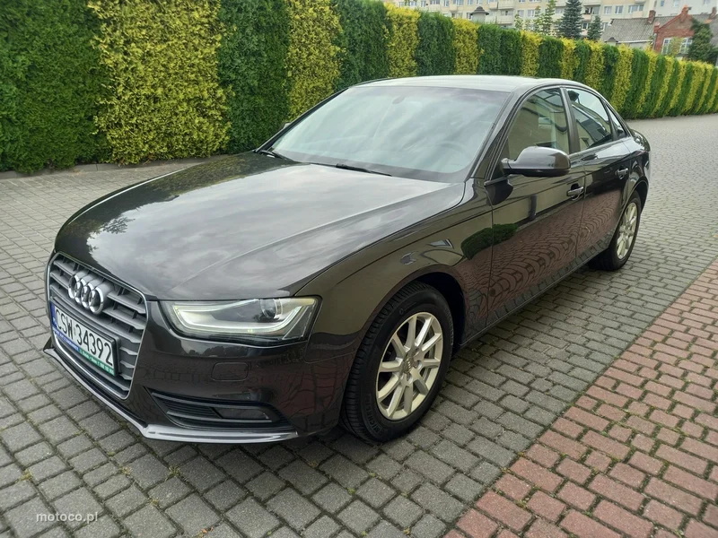 Audi A4 B8 11