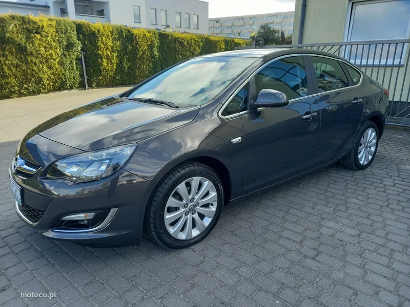 Opel Astra J 11
