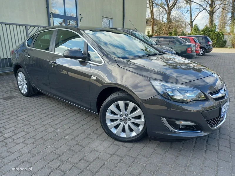 Opel Astra J 3