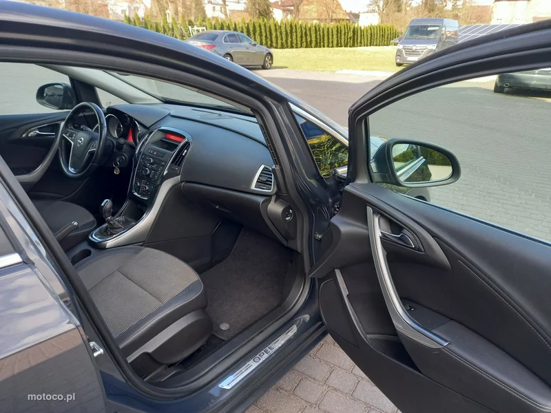 Opel Astra J 22