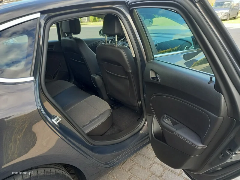 Opel Astra J 24