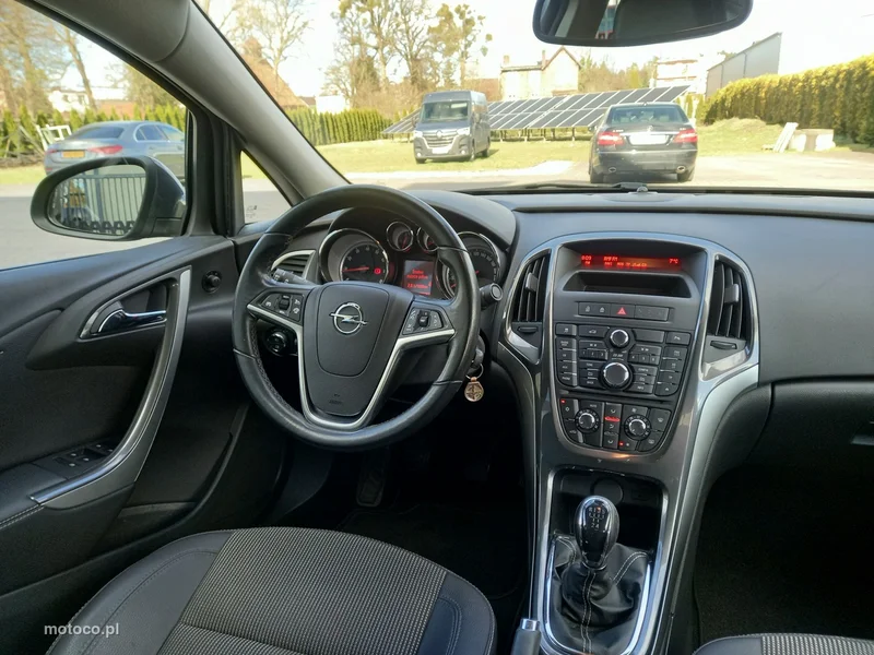Opel Astra J 25
