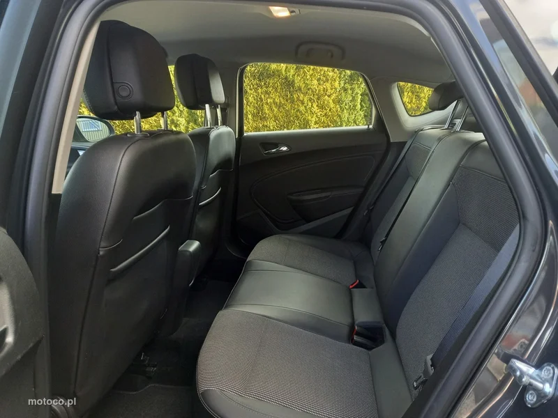 Opel Astra J 26