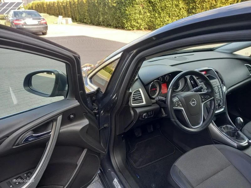 Opel Astra J 28