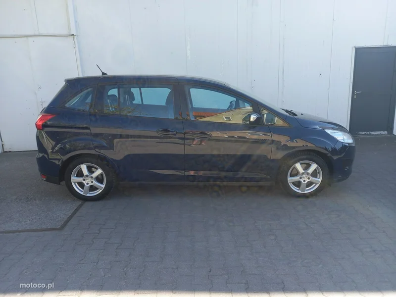 Ford C-Max II 11