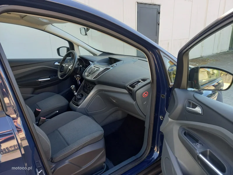 Ford C-Max II 22