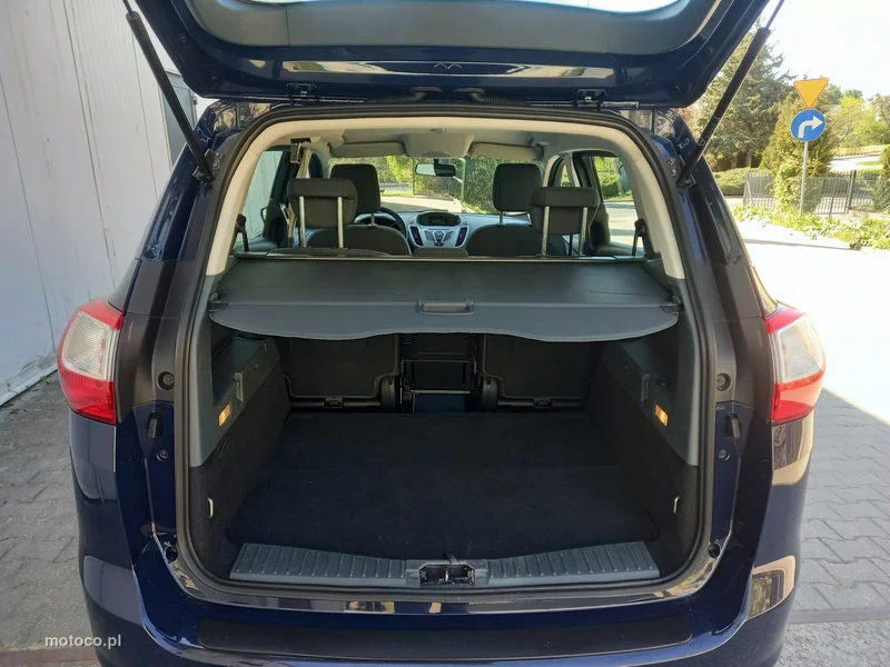 Ford C-Max II 25