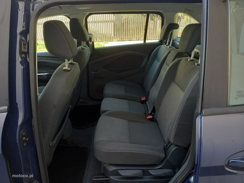 Ford C-Max II 26