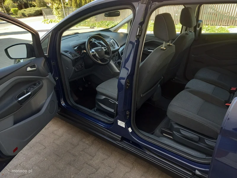 Ford C-Max II 27