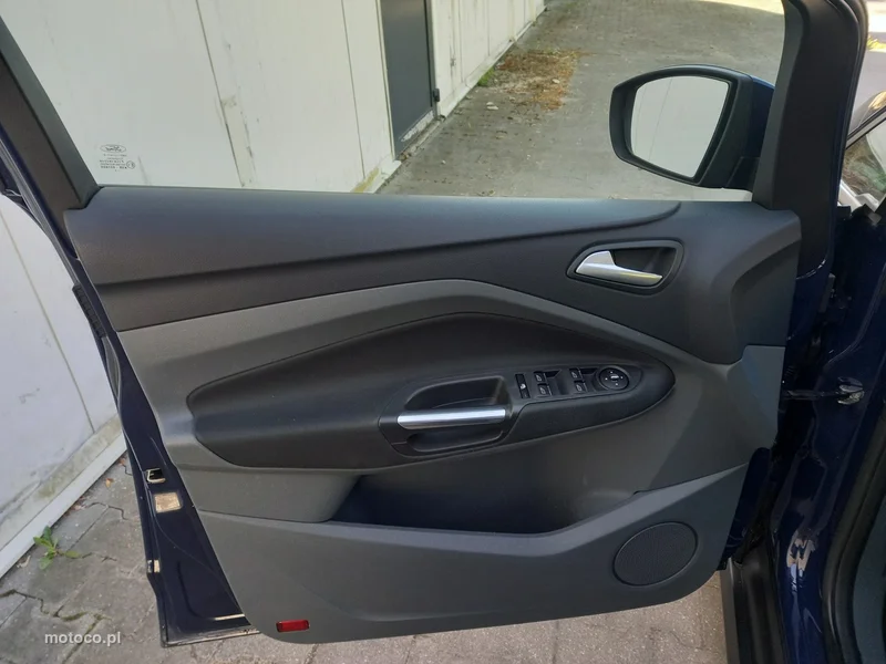Ford C-Max II 29
