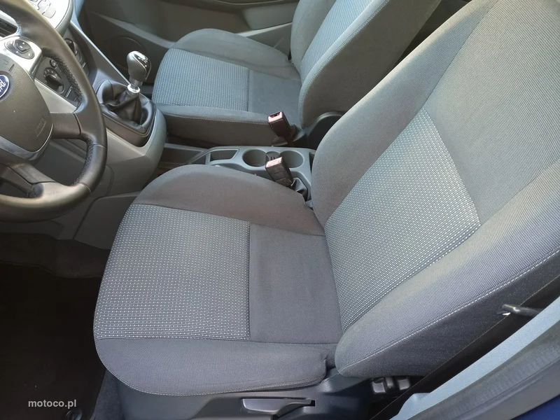 Ford C-Max II 31