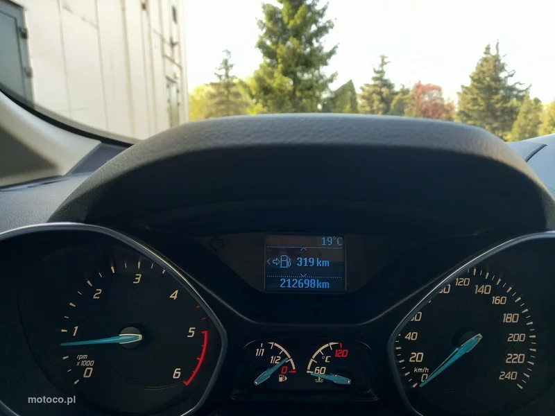 Ford C-Max II 33