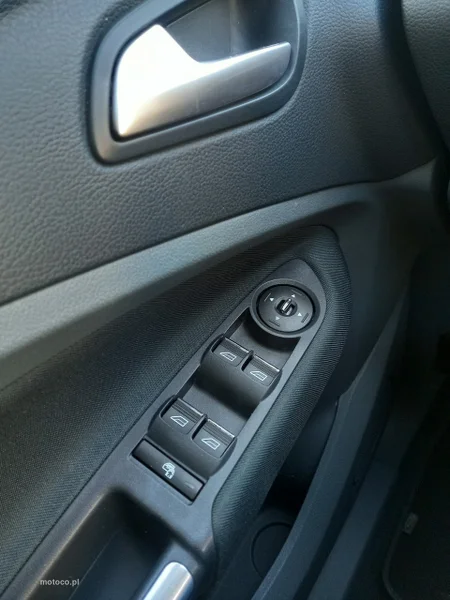 Ford C-Max II 35