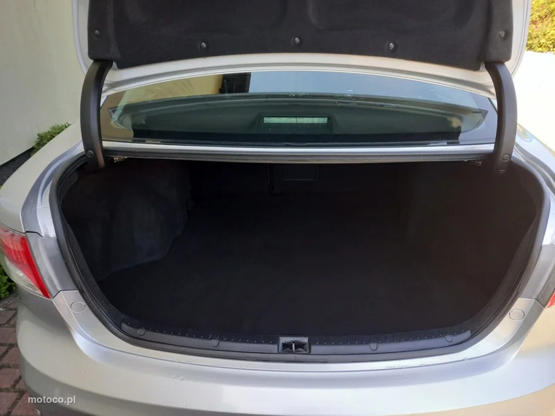 Toyota Avensis T27 15