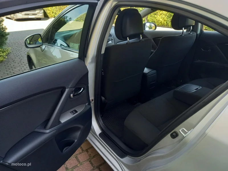 Toyota Avensis T27 22