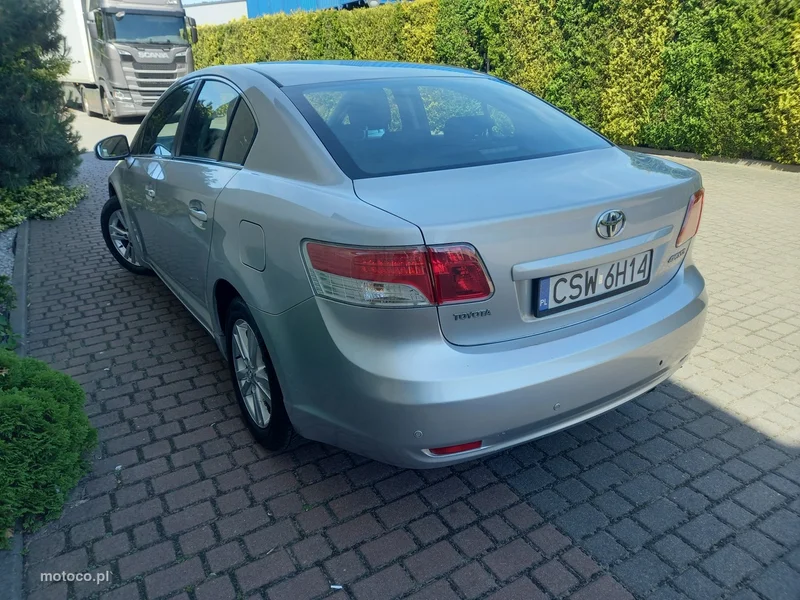 Toyota Avensis T27 9
