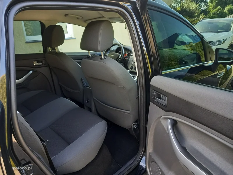Ford Kuga I 22