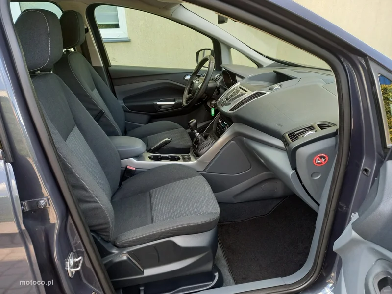 Ford C-Max II 21