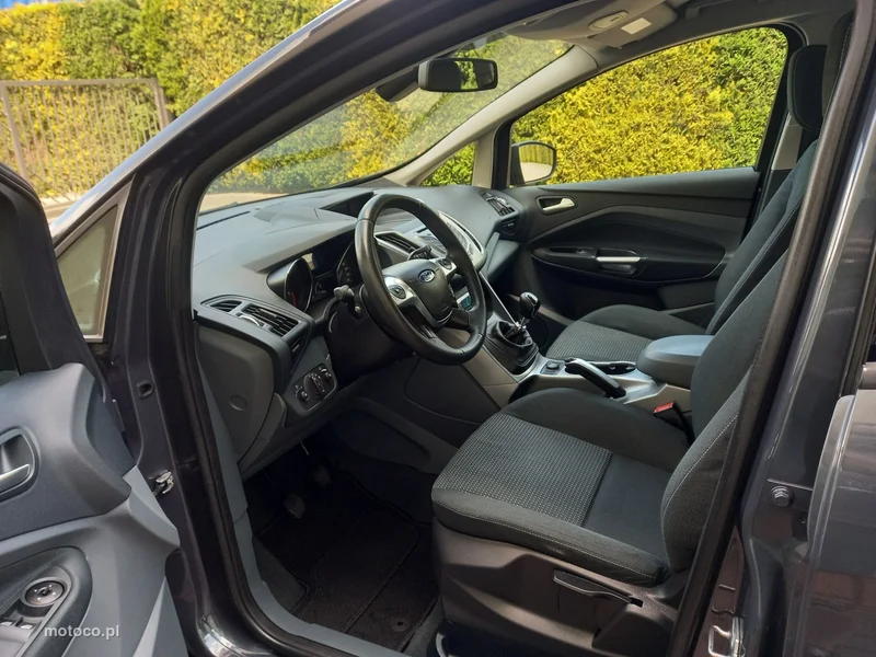 Ford C-Max II 27